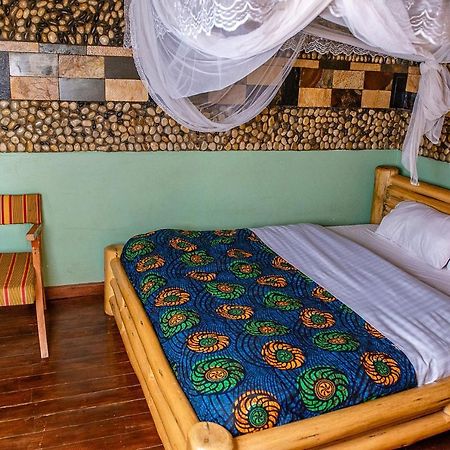 Elite Backpackers Services Masaka Buitenkant foto
