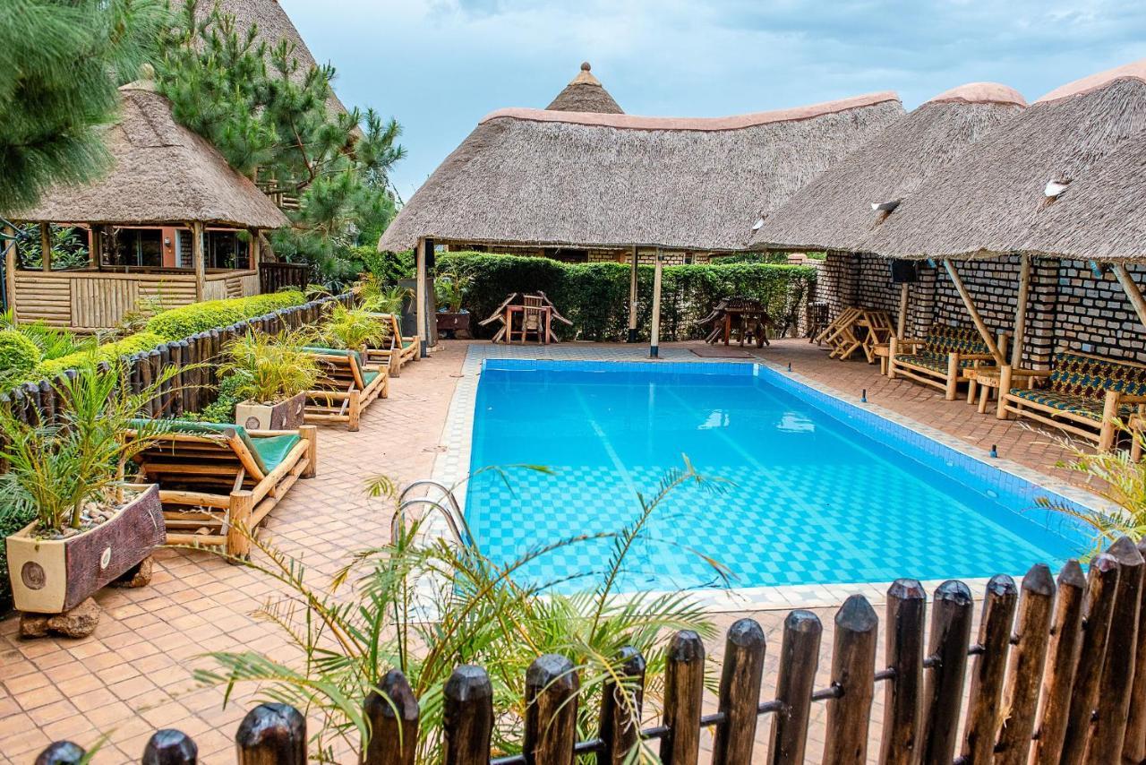 Elite Backpackers Services Masaka Buitenkant foto