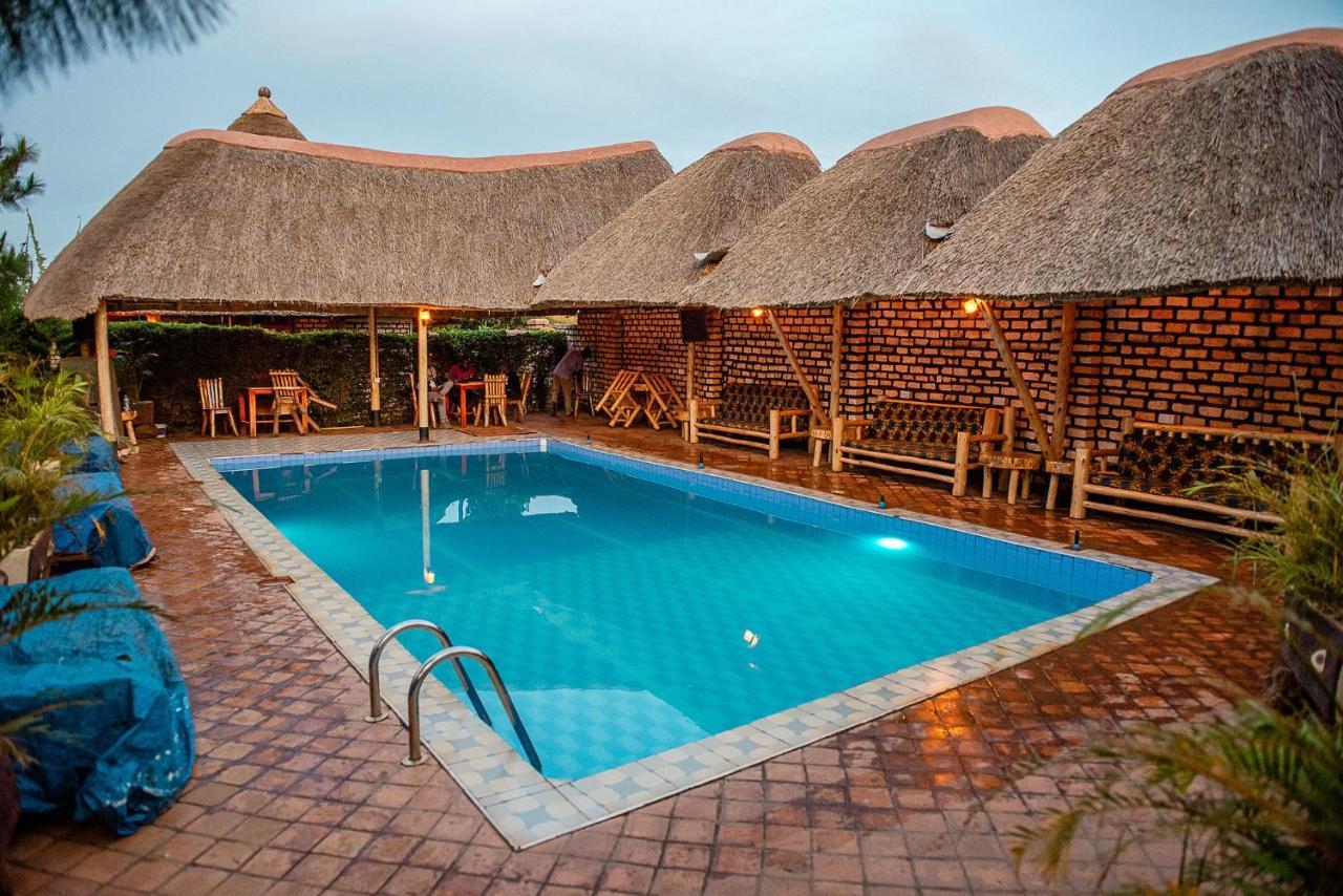 Elite Backpackers Services Masaka Buitenkant foto