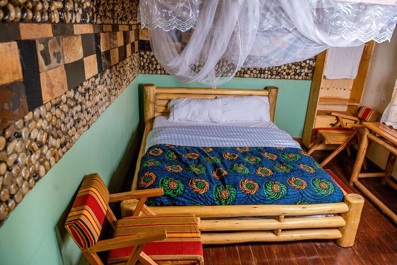 Elite Backpackers Services Masaka Buitenkant foto