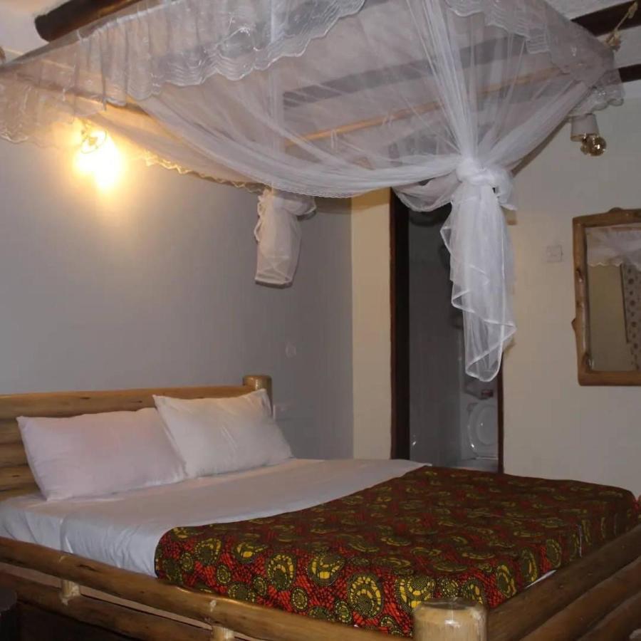 Elite Backpackers Services Masaka Buitenkant foto