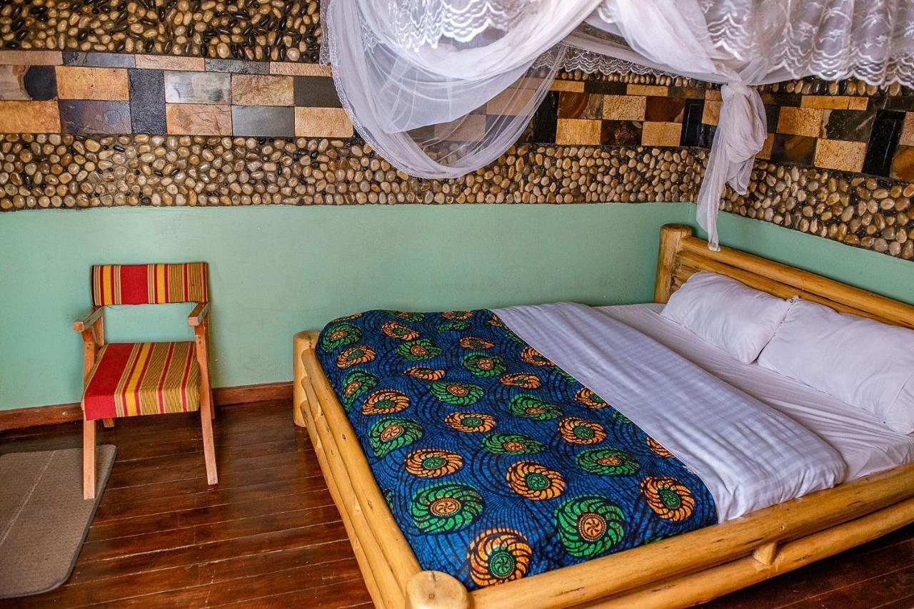 Elite Backpackers Services Masaka Buitenkant foto