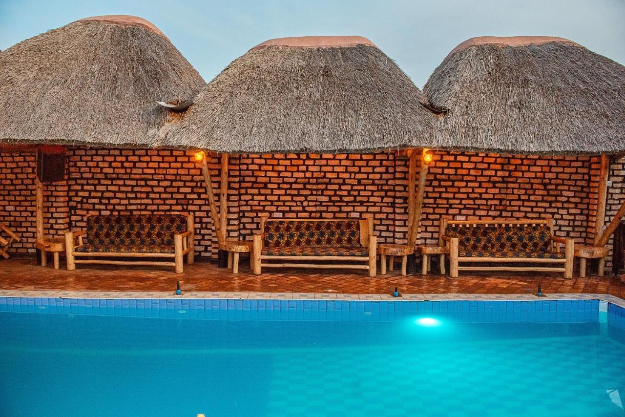 Elite Backpackers Services Masaka Buitenkant foto