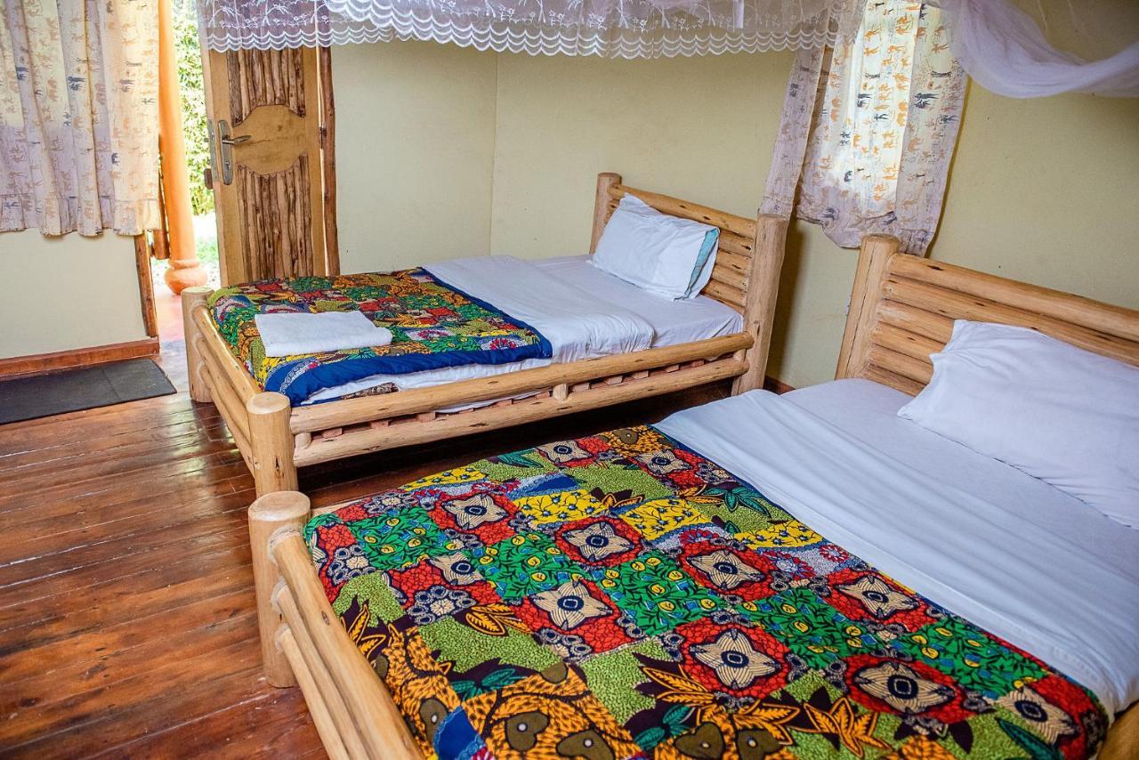Elite Backpackers Services Masaka Buitenkant foto