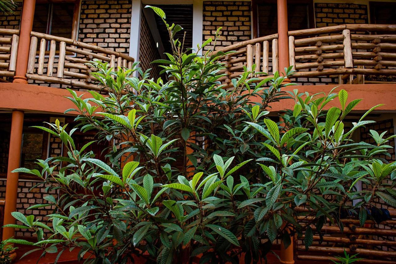 Elite Backpackers Services Masaka Buitenkant foto
