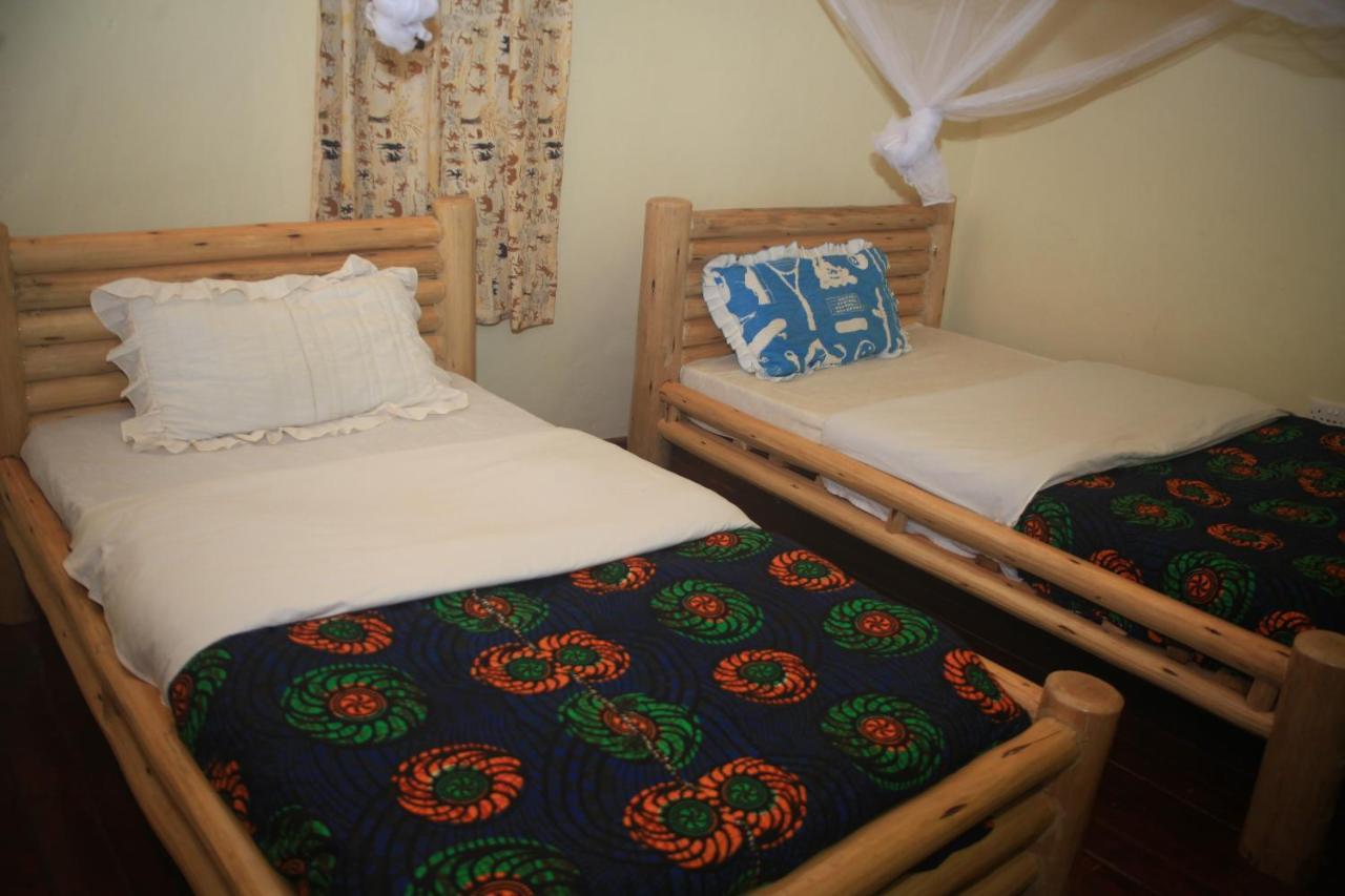 Elite Backpackers Services Masaka Buitenkant foto