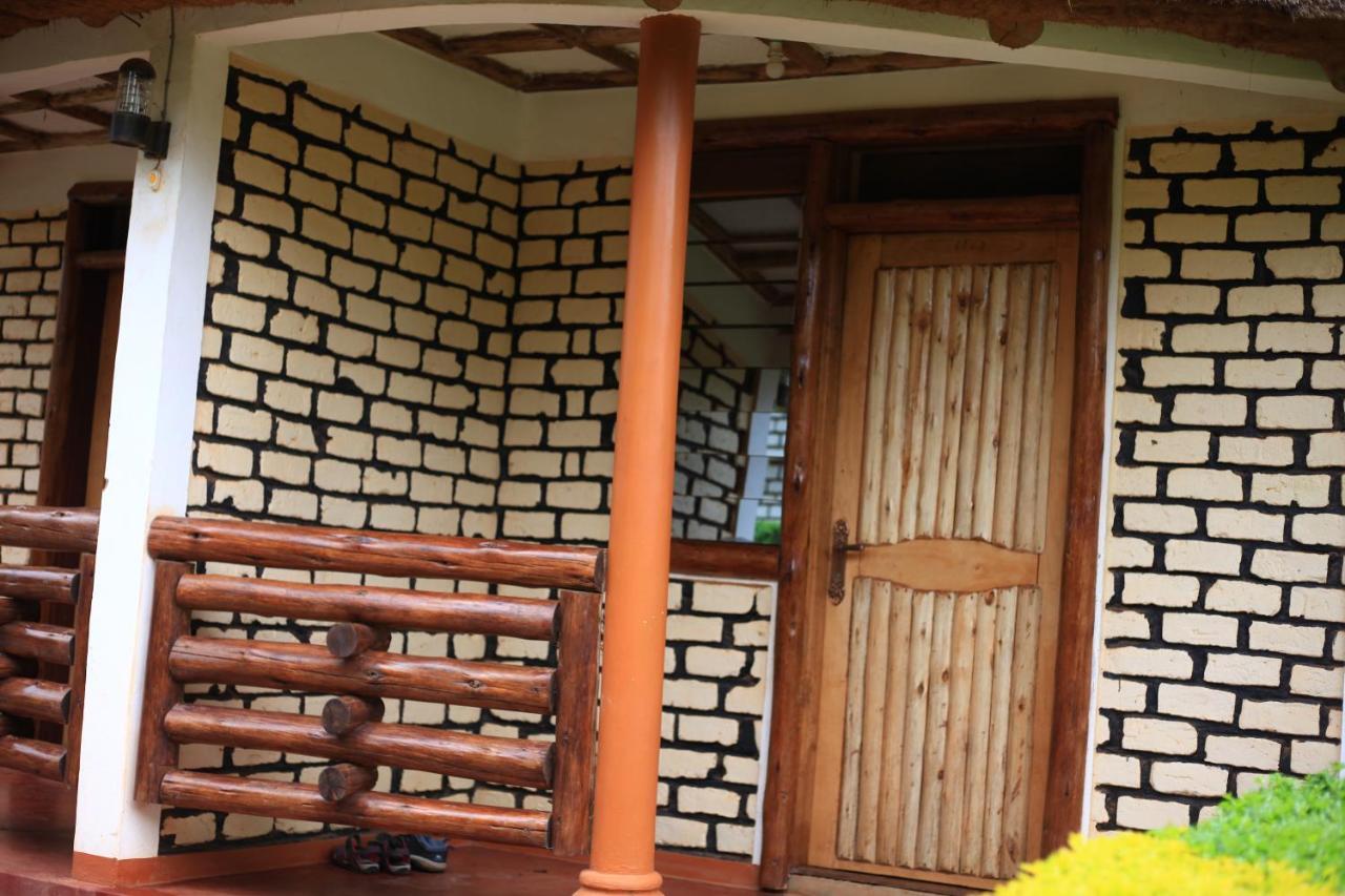 Elite Backpackers Services Masaka Buitenkant foto