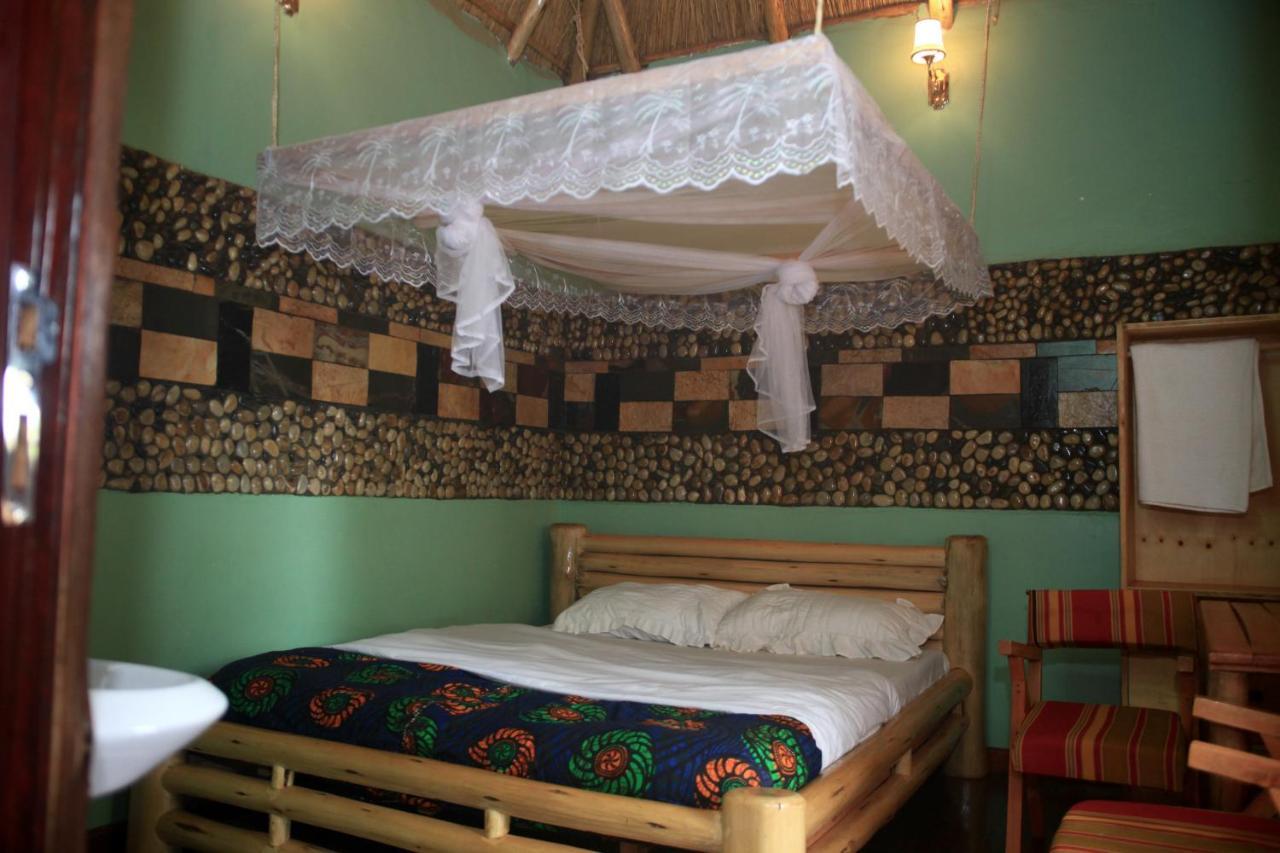 Elite Backpackers Services Masaka Buitenkant foto