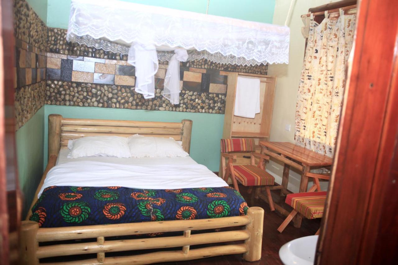 Elite Backpackers Services Masaka Buitenkant foto