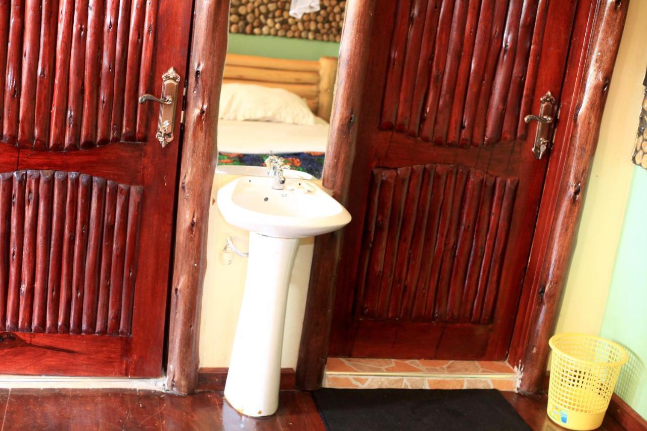 Elite Backpackers Services Masaka Buitenkant foto