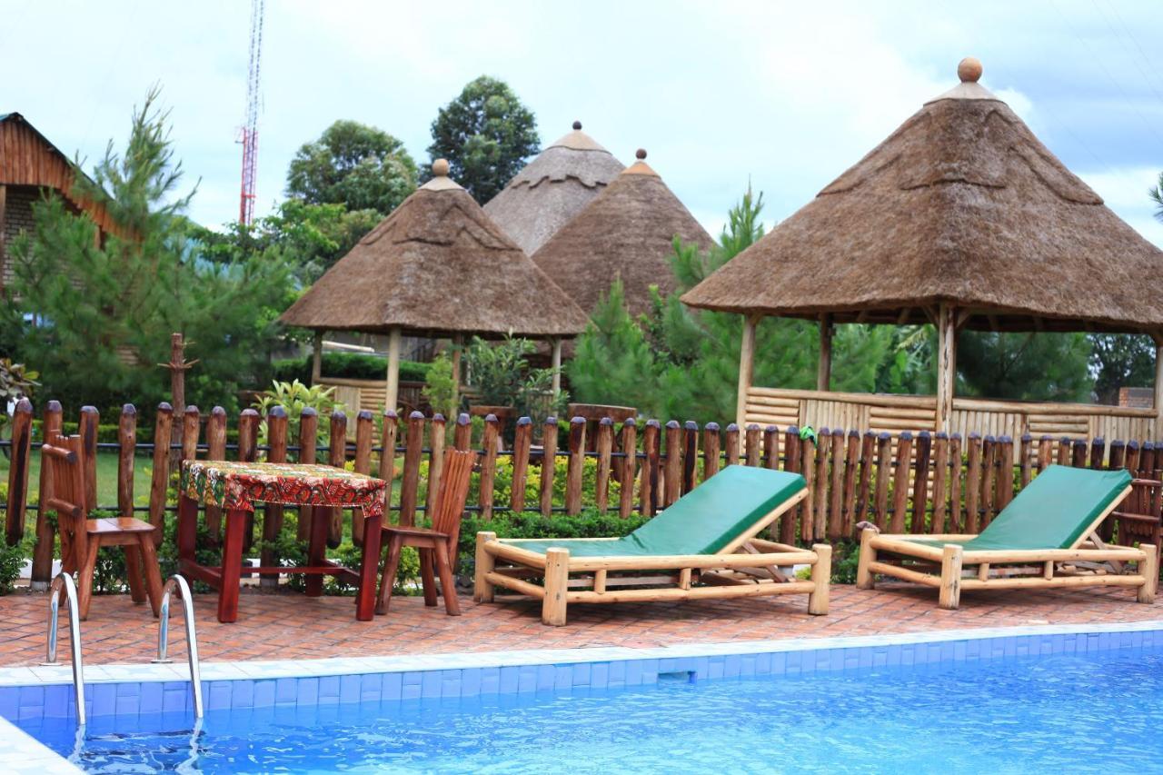 Elite Backpackers Services Masaka Buitenkant foto