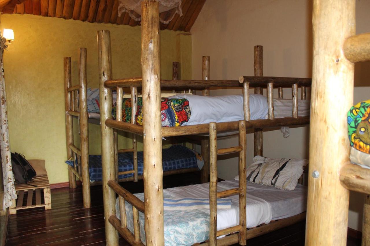Elite Backpackers Services Masaka Buitenkant foto