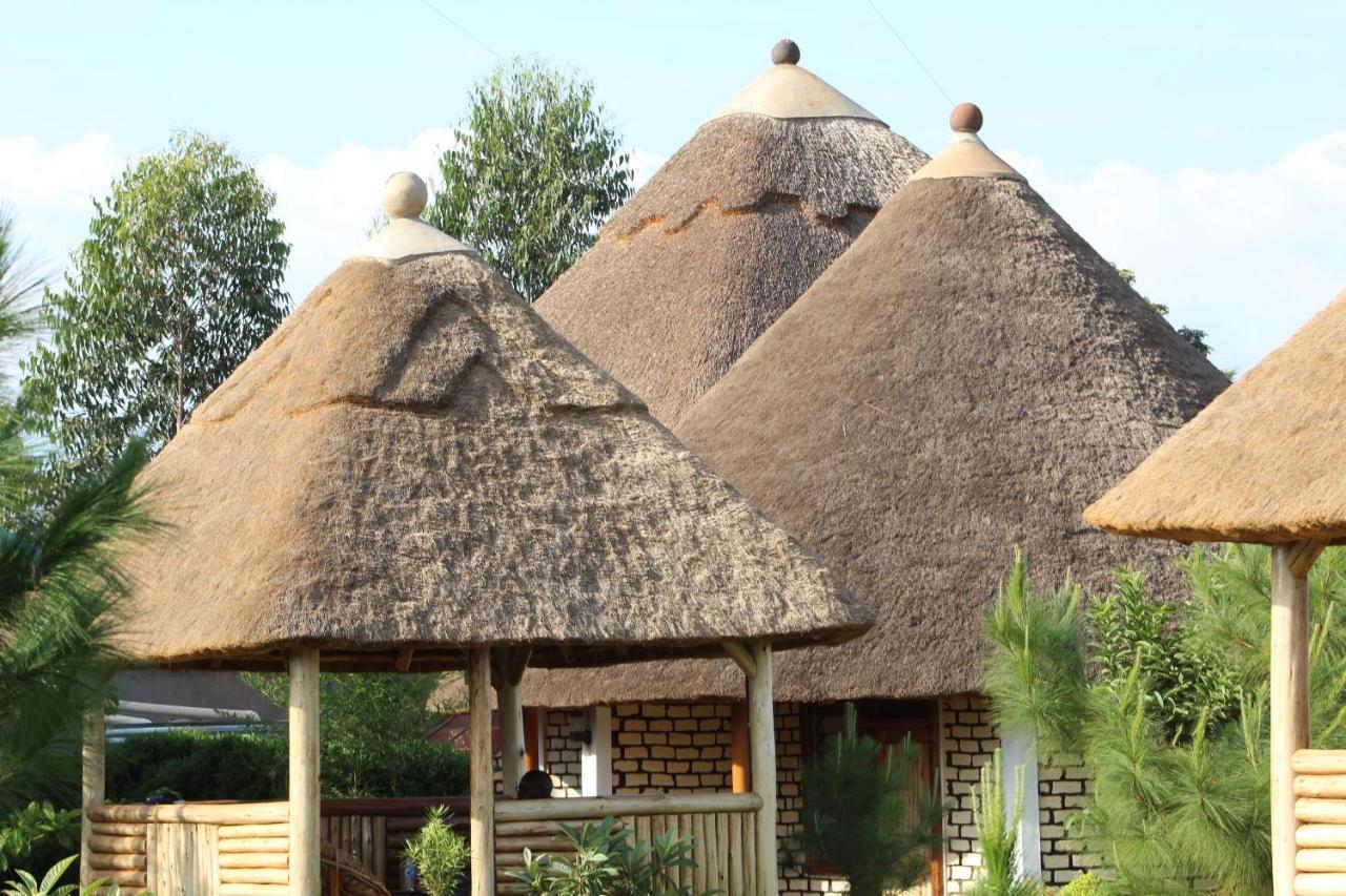 Elite Backpackers Services Masaka Buitenkant foto