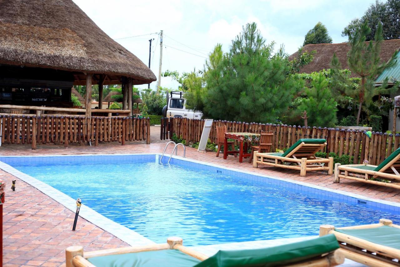 Elite Backpackers Services Masaka Buitenkant foto
