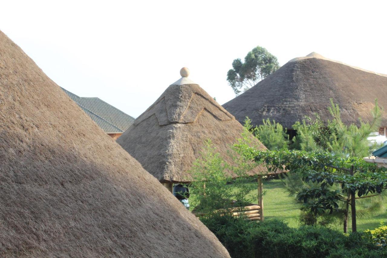 Elite Backpackers Services Masaka Buitenkant foto