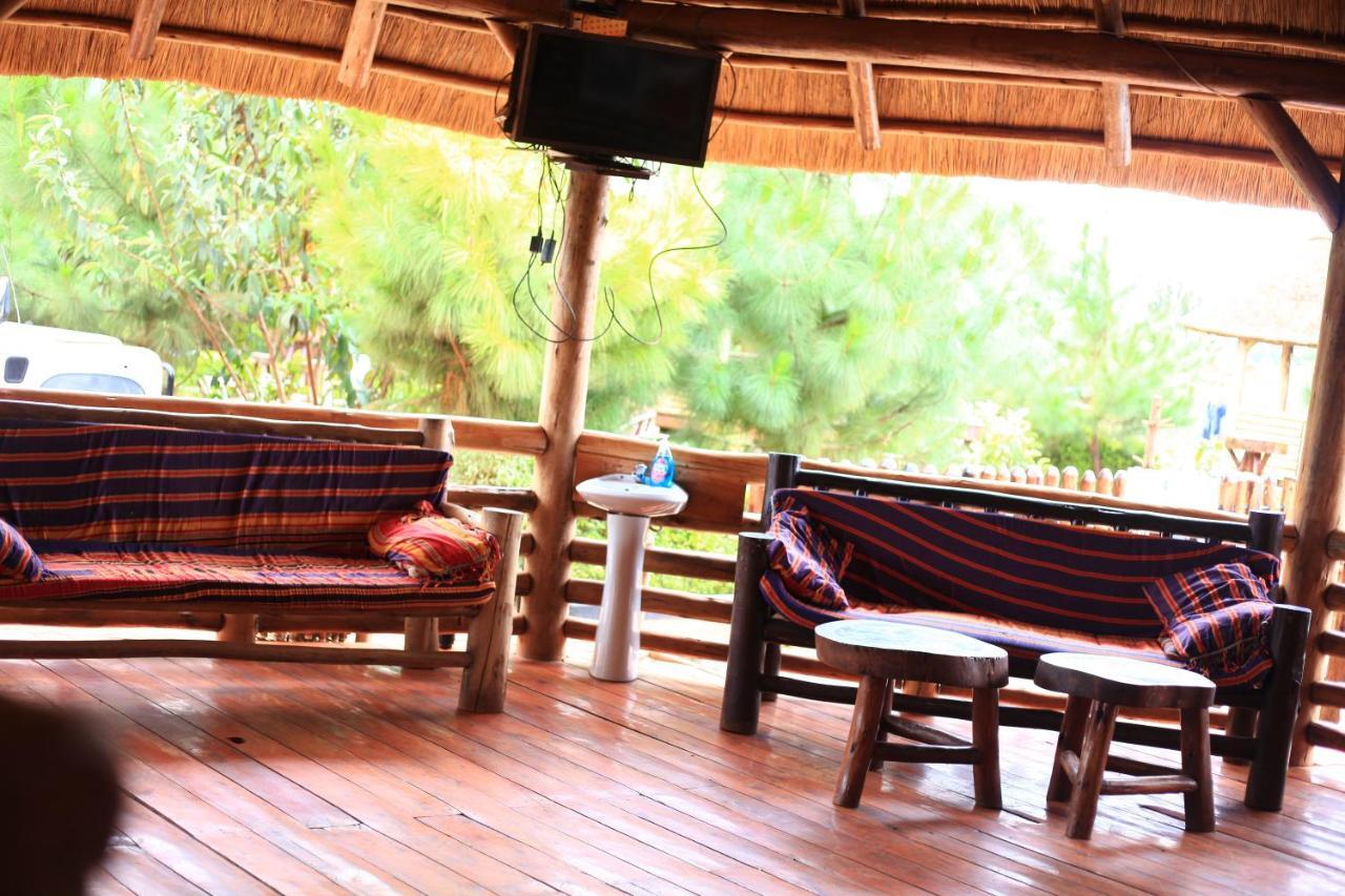 Elite Backpackers Services Masaka Buitenkant foto